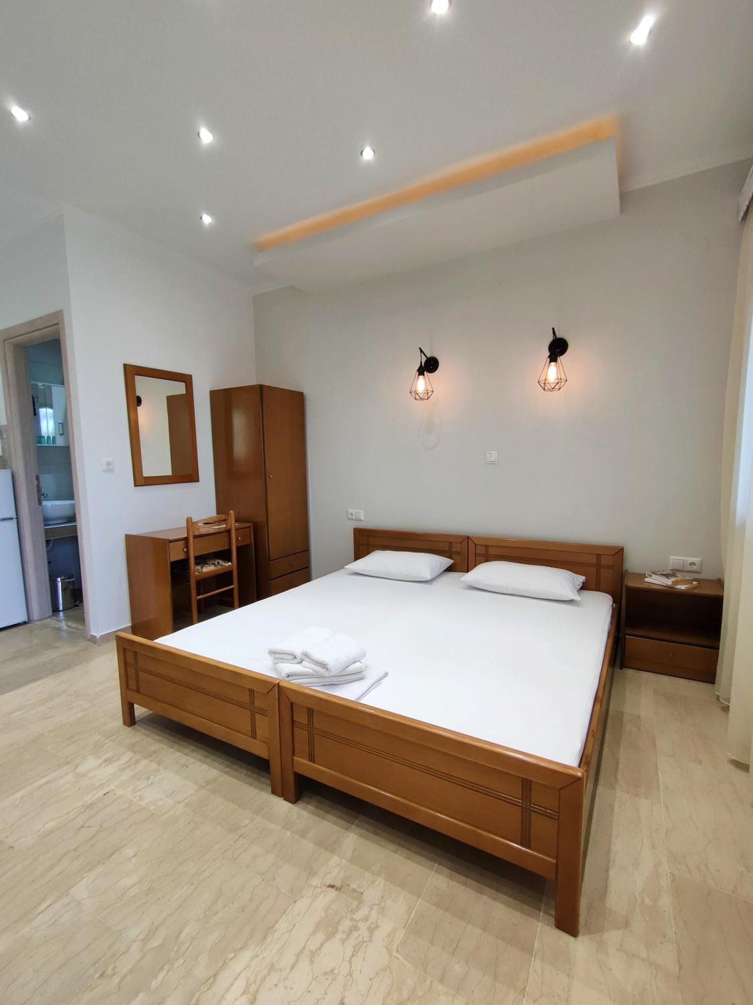 Kapsogeorgis Rooms Koinira Bilik gambar